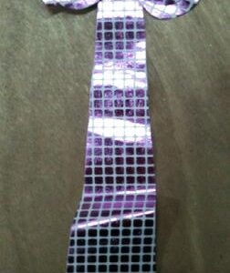 עניבה עם פפיון סגול מבריק